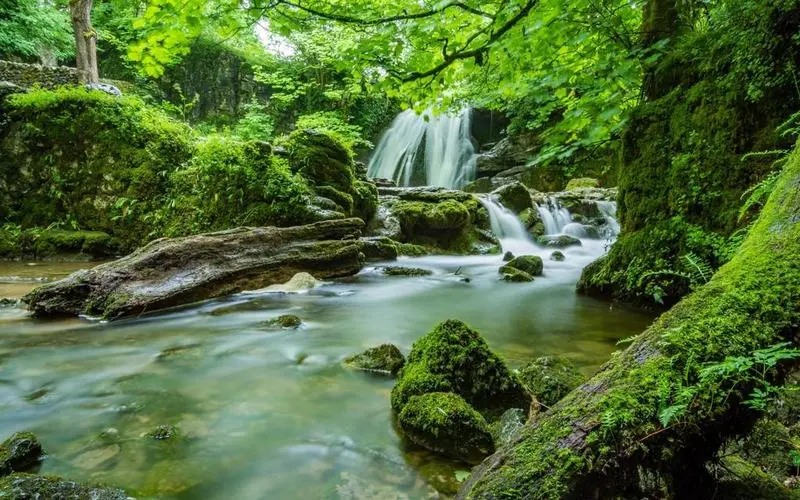高端智慧工厂精密